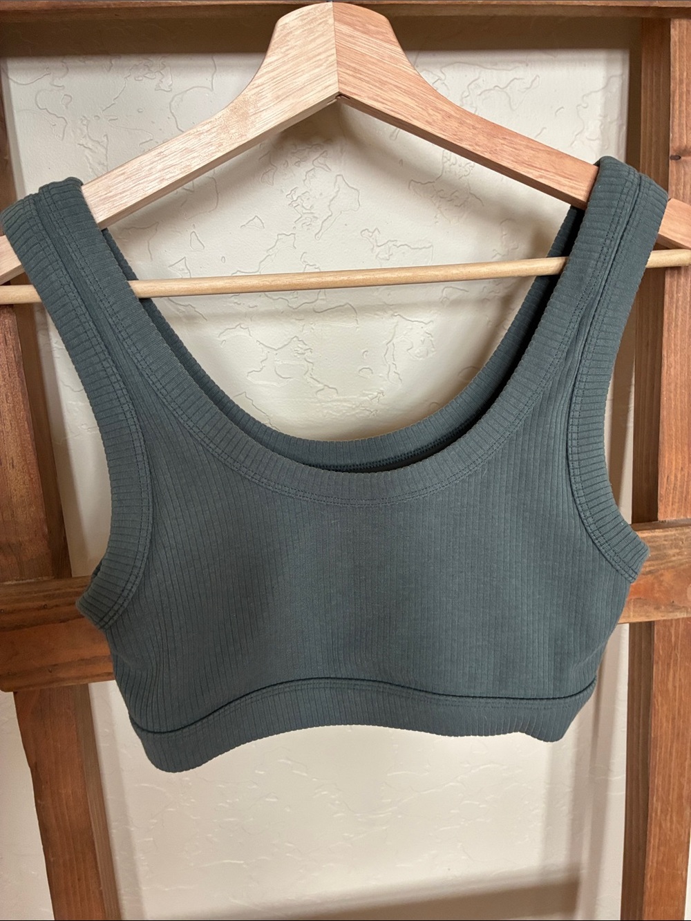 ALO Yoga Ribbed Scoop Sports Bra - Slate Green